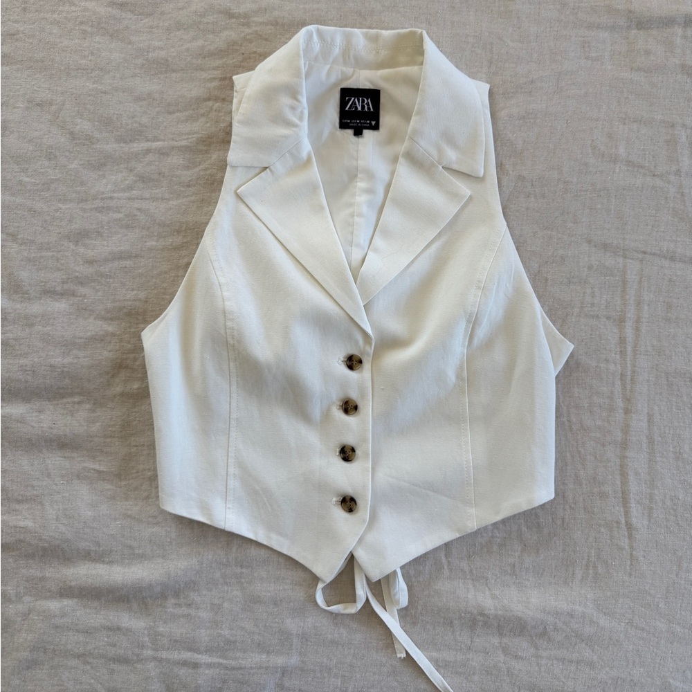 Zara Off-White Vest with Cutout